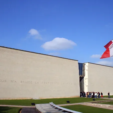 Отель Saint Etienne Кан