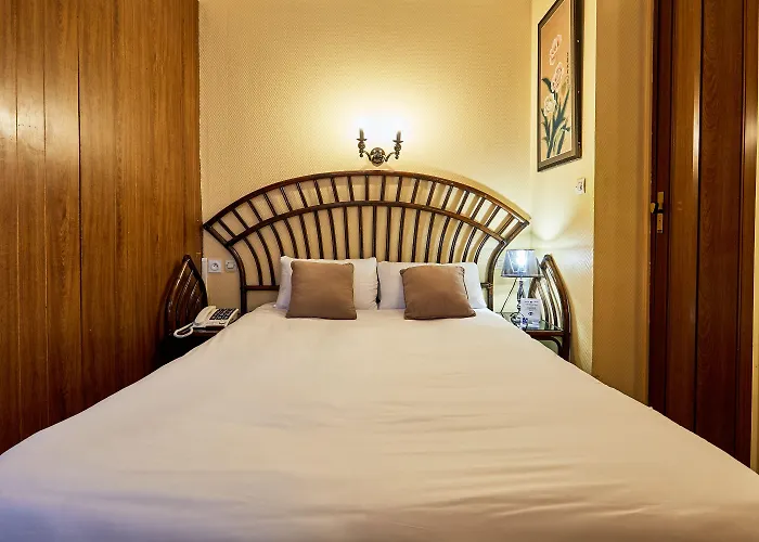 Saint Etienne Hotel *