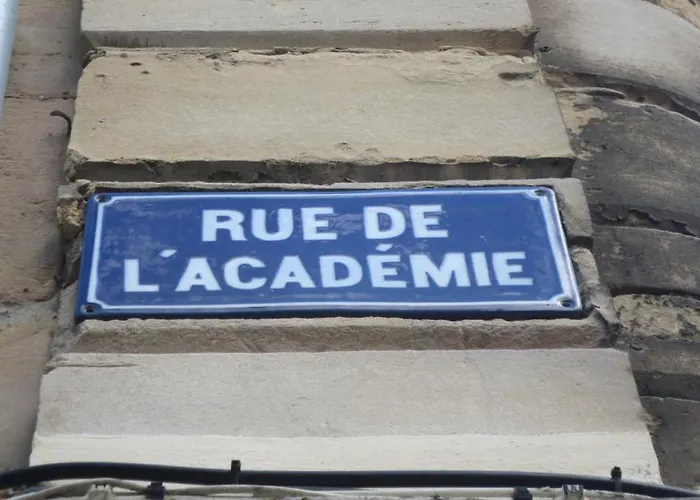 فندق Saint Etienne كان